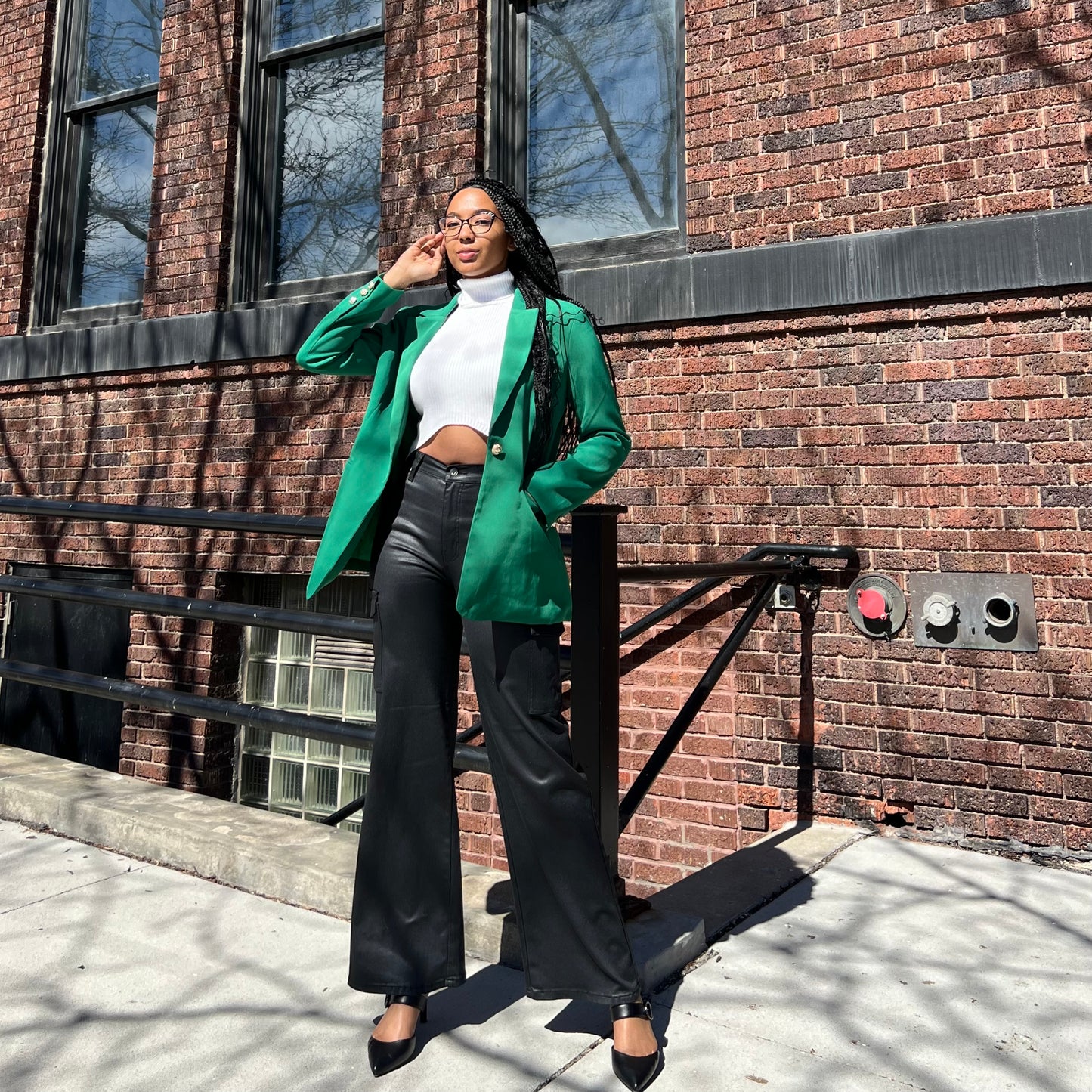 MECHEE GREEN BLAZER WITH BUTTONS AND BLACK CARGOS